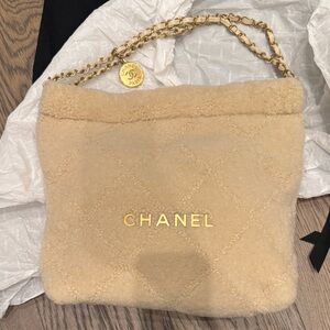 RARE Chanel 22  Shearling Shoulder Bag